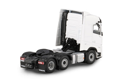 White Line; VOLVO FH AERO GLOBETROTTER 6X2 TWIN STEER