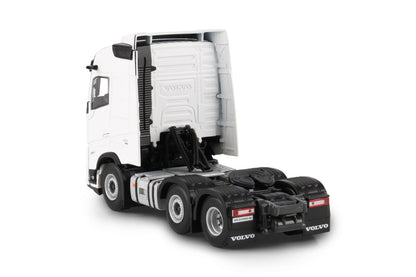 White Line; VOLVO FH AERO GLOBETROTTER 6X2 TWIN STEER